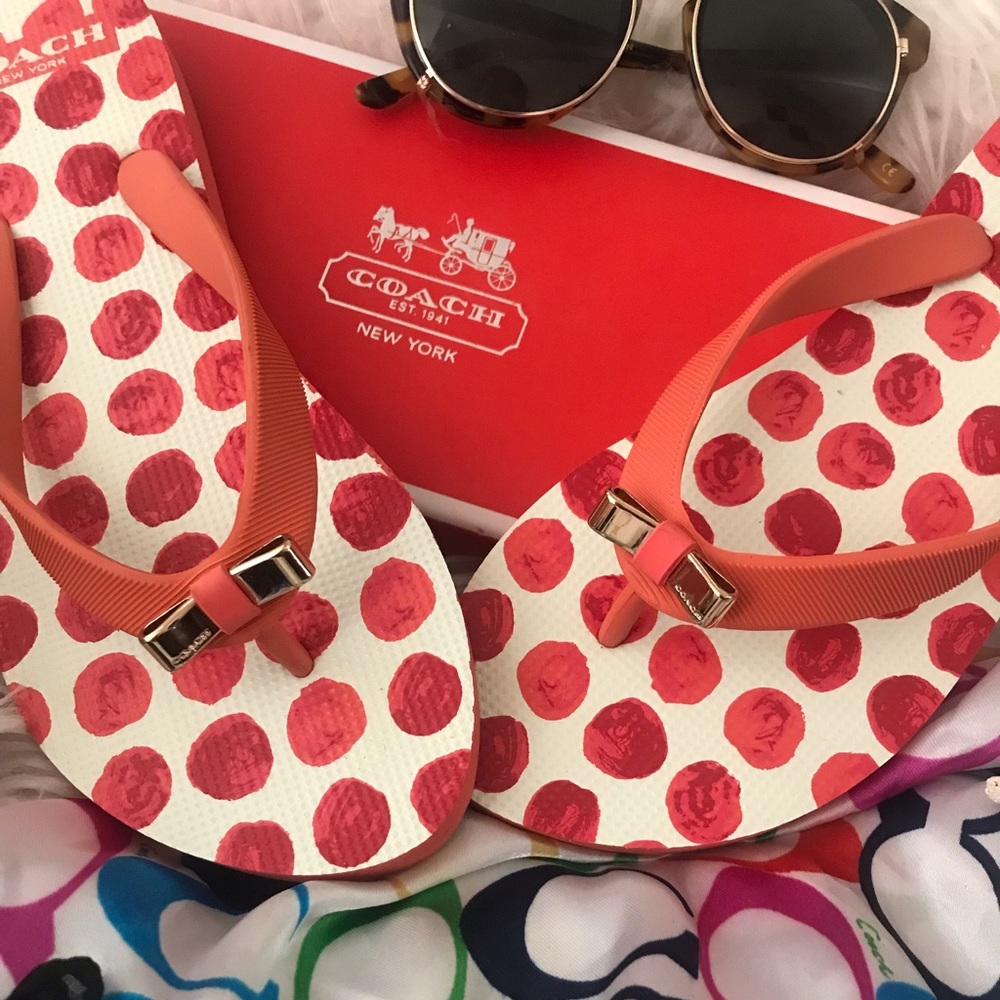Authentic COACH Signature Bow new in original box - Picture 6 of 11
